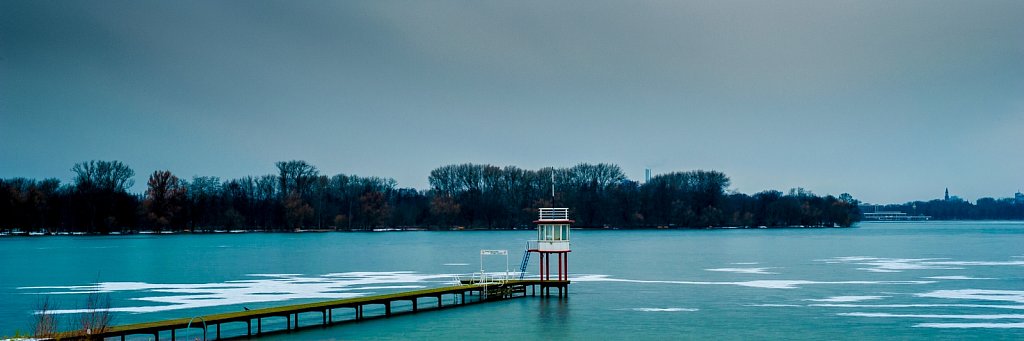 Maschsee-in-wintertime.jpg